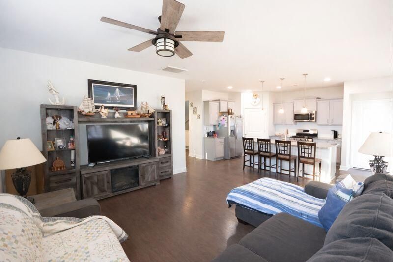 226 Rhodes Court Photo 12