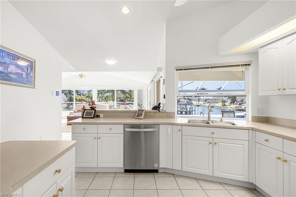 228 SE 31st Ter, Cape Coral, FL 33904 Photo