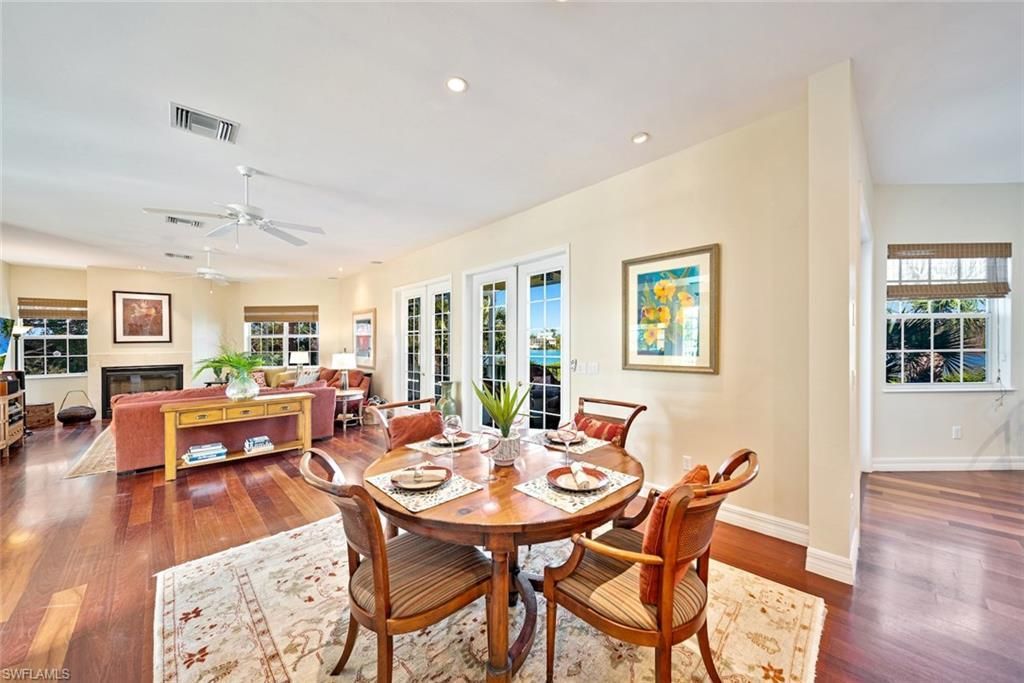 5810 Pine Tree Dr, Sanibel, FL 33957 Photo