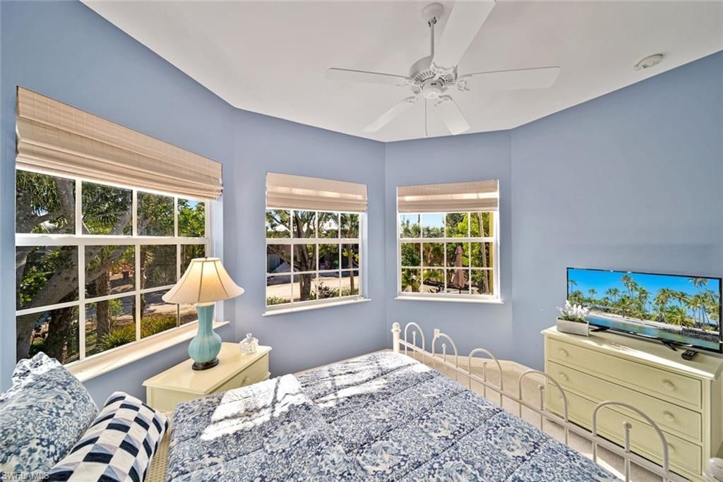 5810 Pine Tree Dr, Sanibel, FL 33957 Photo