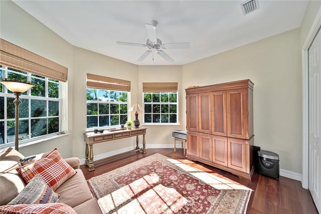 5810 Pine Tree Dr, Sanibel, FL 33957 Photo