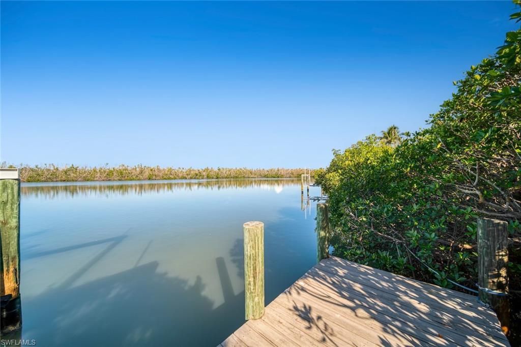5810 Pine Tree Dr, Sanibel, FL 33957 Photo