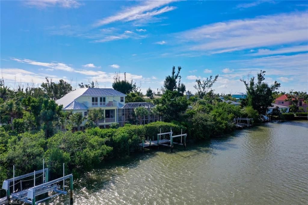 5810 Pine Tree Dr, Sanibel, FL 33957 Photo
