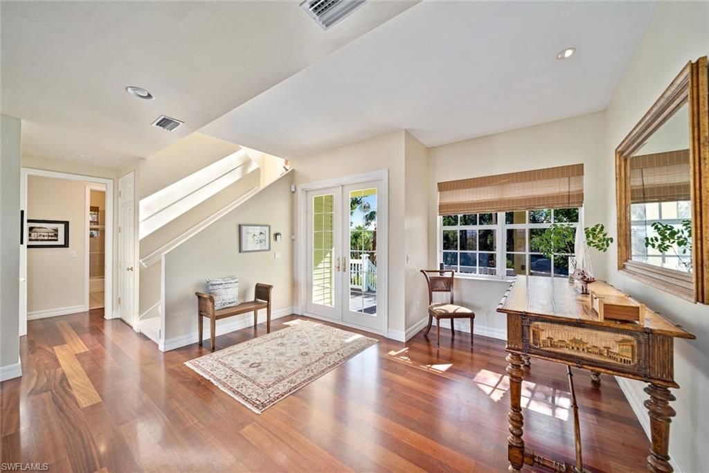 5810 Pine Tree Dr, Sanibel, FL 33957 Photo