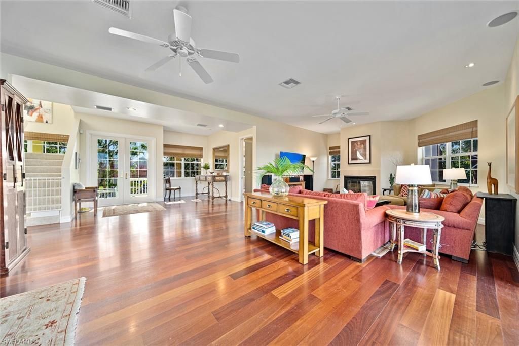 5810 Pine Tree Dr, Sanibel, FL 33957 Photo