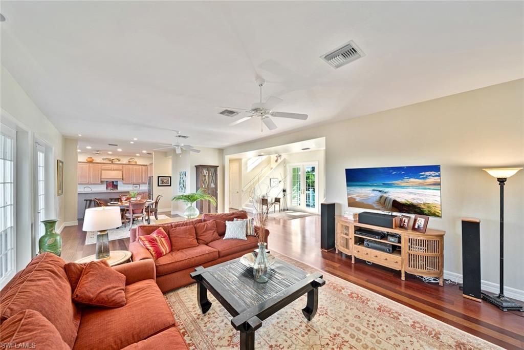 5810 Pine Tree Dr, Sanibel, FL 33957 Photo