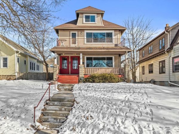 4418 N Bartlett AVENUE, Shorewood, WI 53211