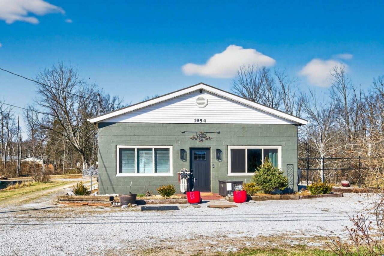 1954 Main Street, Goshen Twp, OH 45122 Main Photo