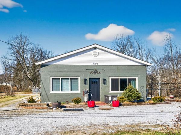 1954 Main Street, Goshen Twp, OH 45122