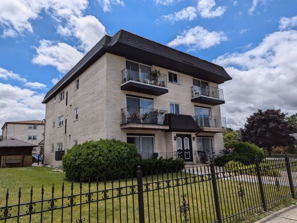 8143 Marion Drive, Unit 3E, Justice, IL 60458