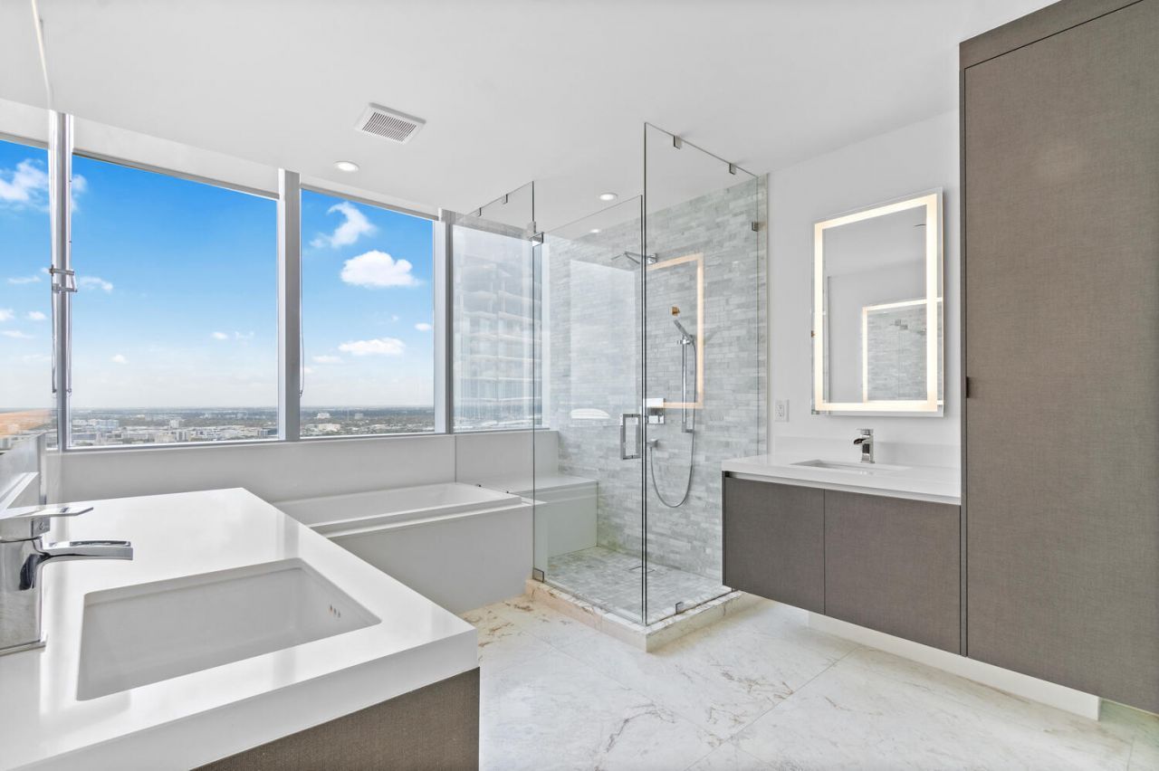 851 NE 1st Avenue, Unit 3512, Miami, FL 33132 Photo