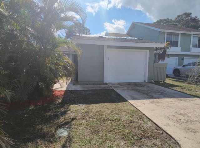 1781 SE Balmoral Court, Port Saint Lucie, FL 34952 Photo