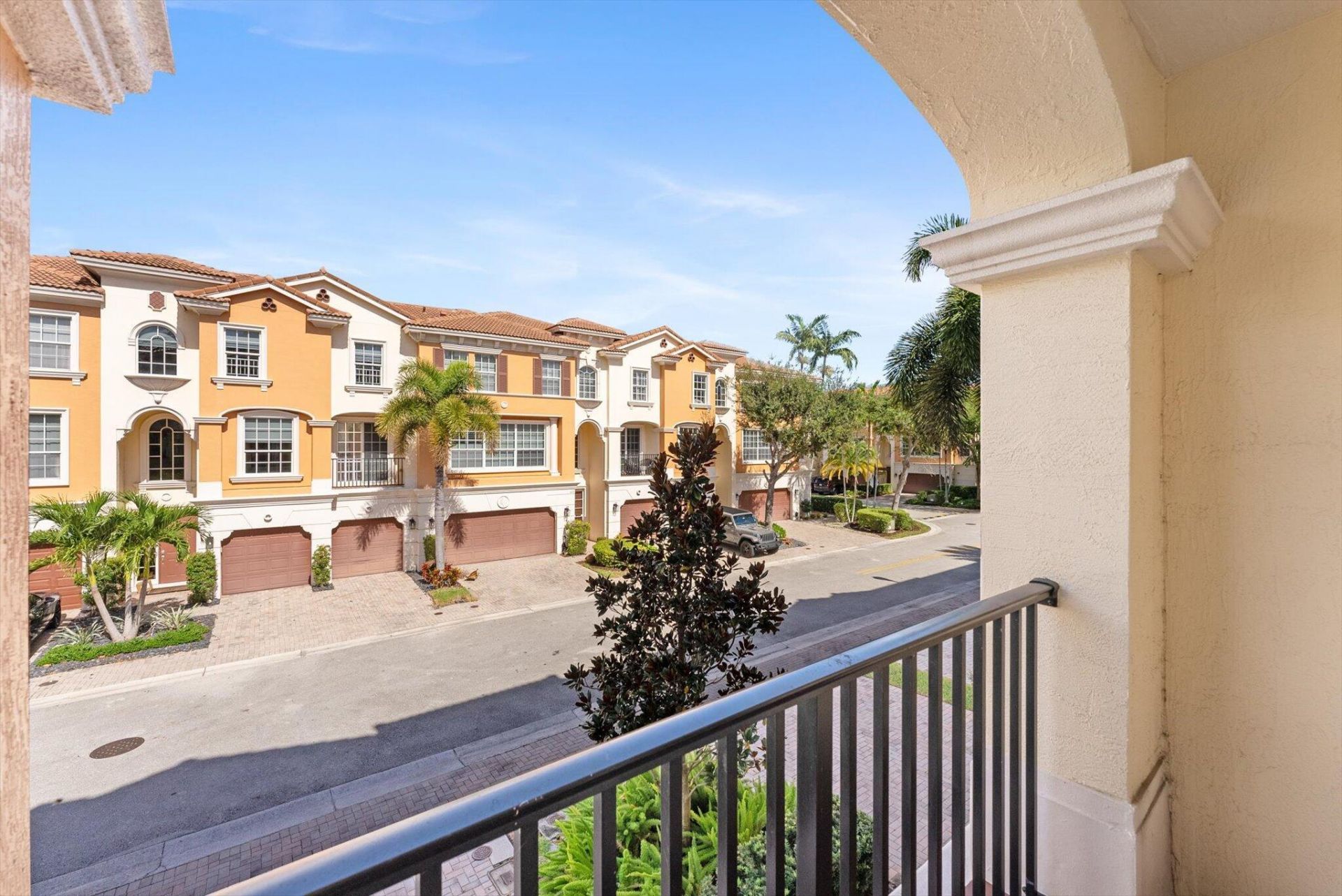 604 NE Francesca Lane, Boca Raton, FL 33487 Photo