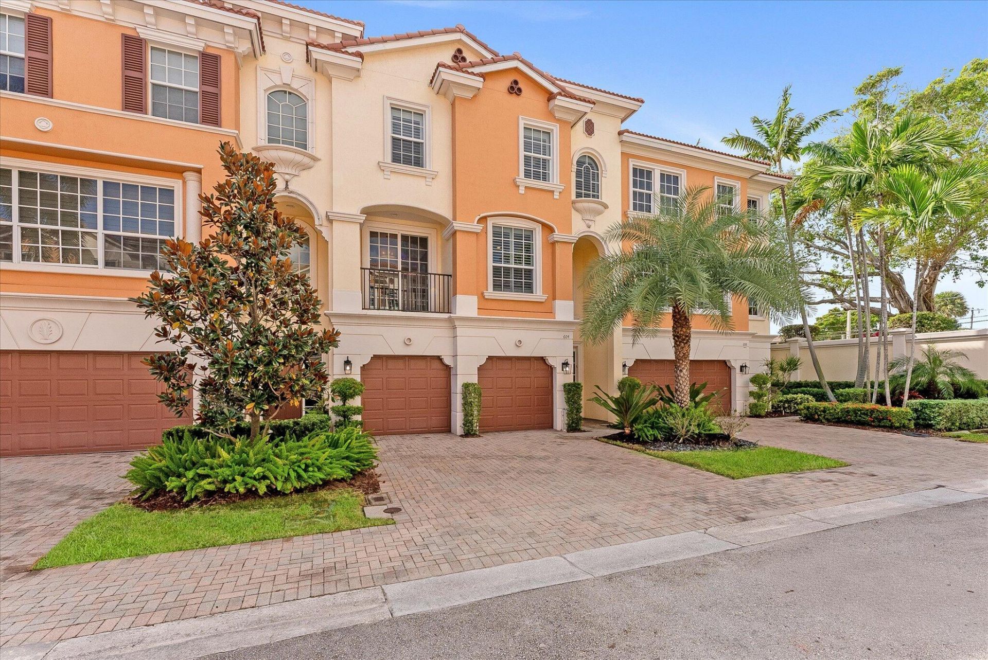 604 NE Francesca Lane, Boca Raton, FL 33487 Photo