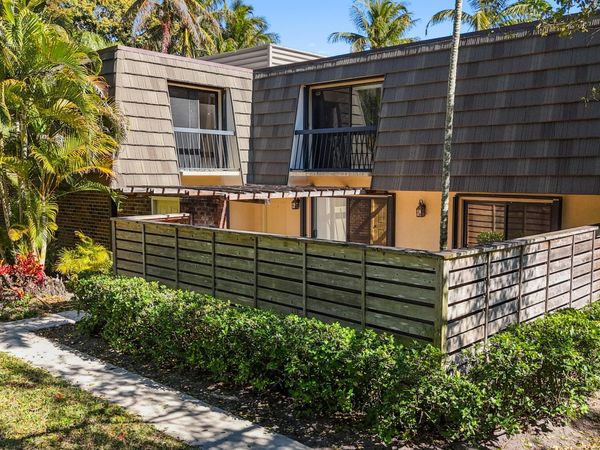 110 1st Terrace, Palm Beach Gardens, FL 33418