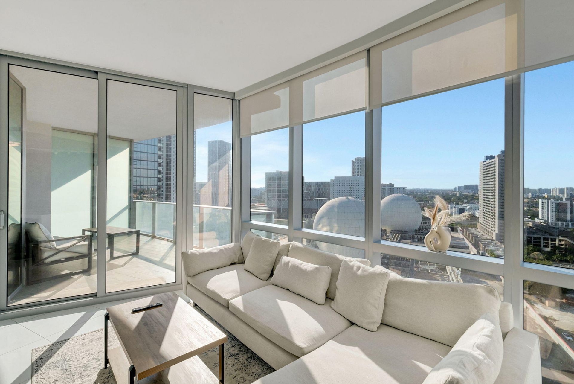 851 NE 1st Avenue, Unit 1604, Miami, FL 33132 Photo