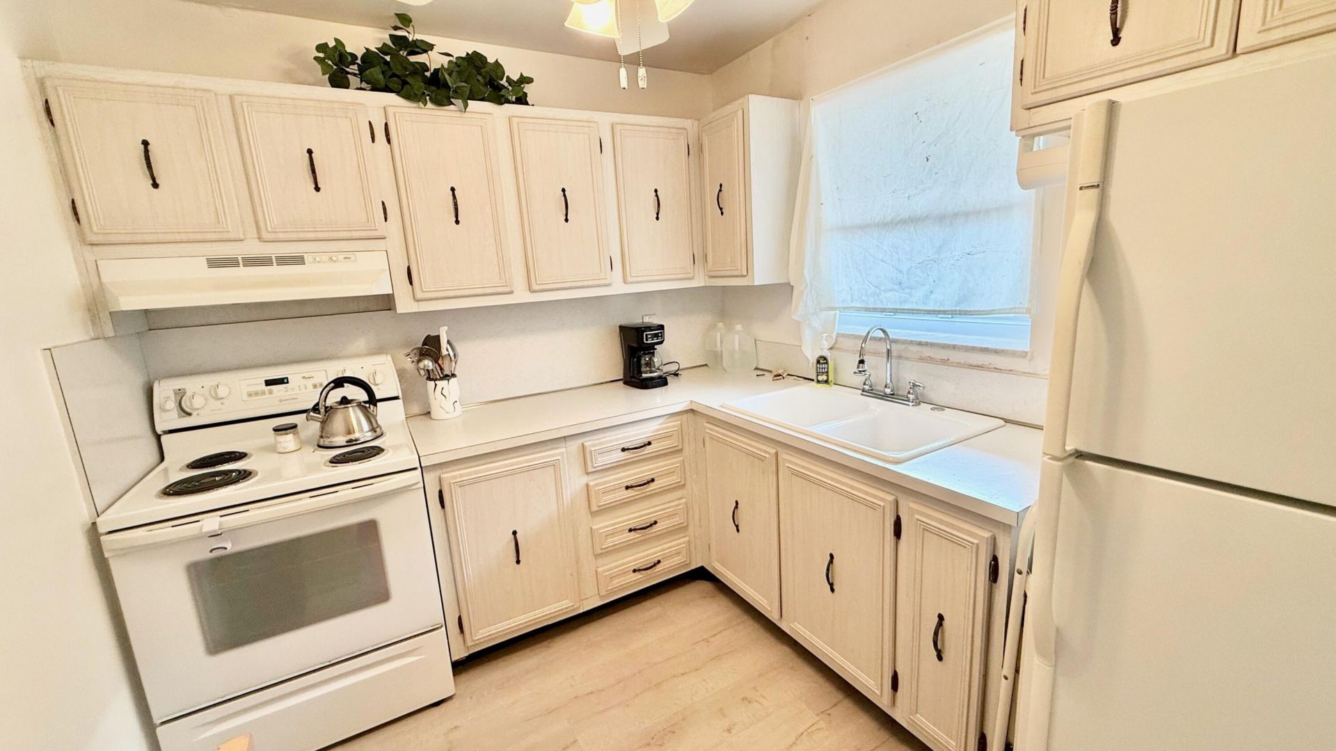 705 Lori Drive, Unit 209, Palm Springs, FL 33461 Photo