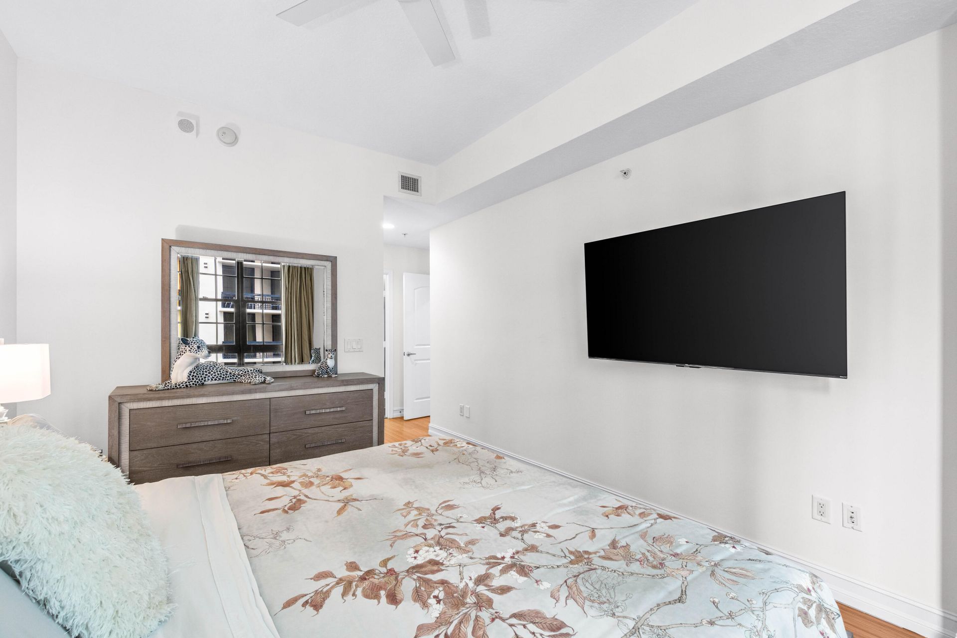 701 S Olive Avenue, Unit 807, West Palm Beach, FL 33401 Photo