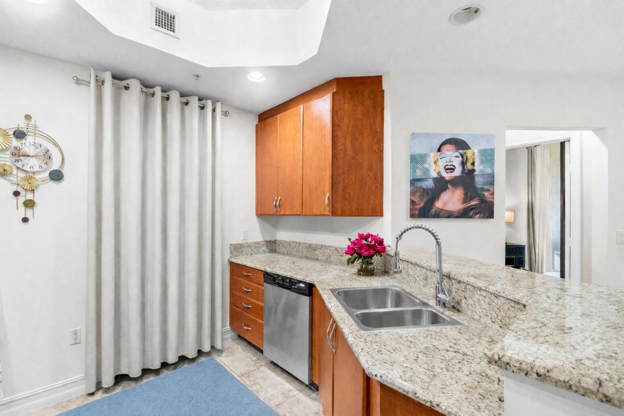 701 S Olive Avenue, Unit 807, West Palm Beach, FL 33401 Photo