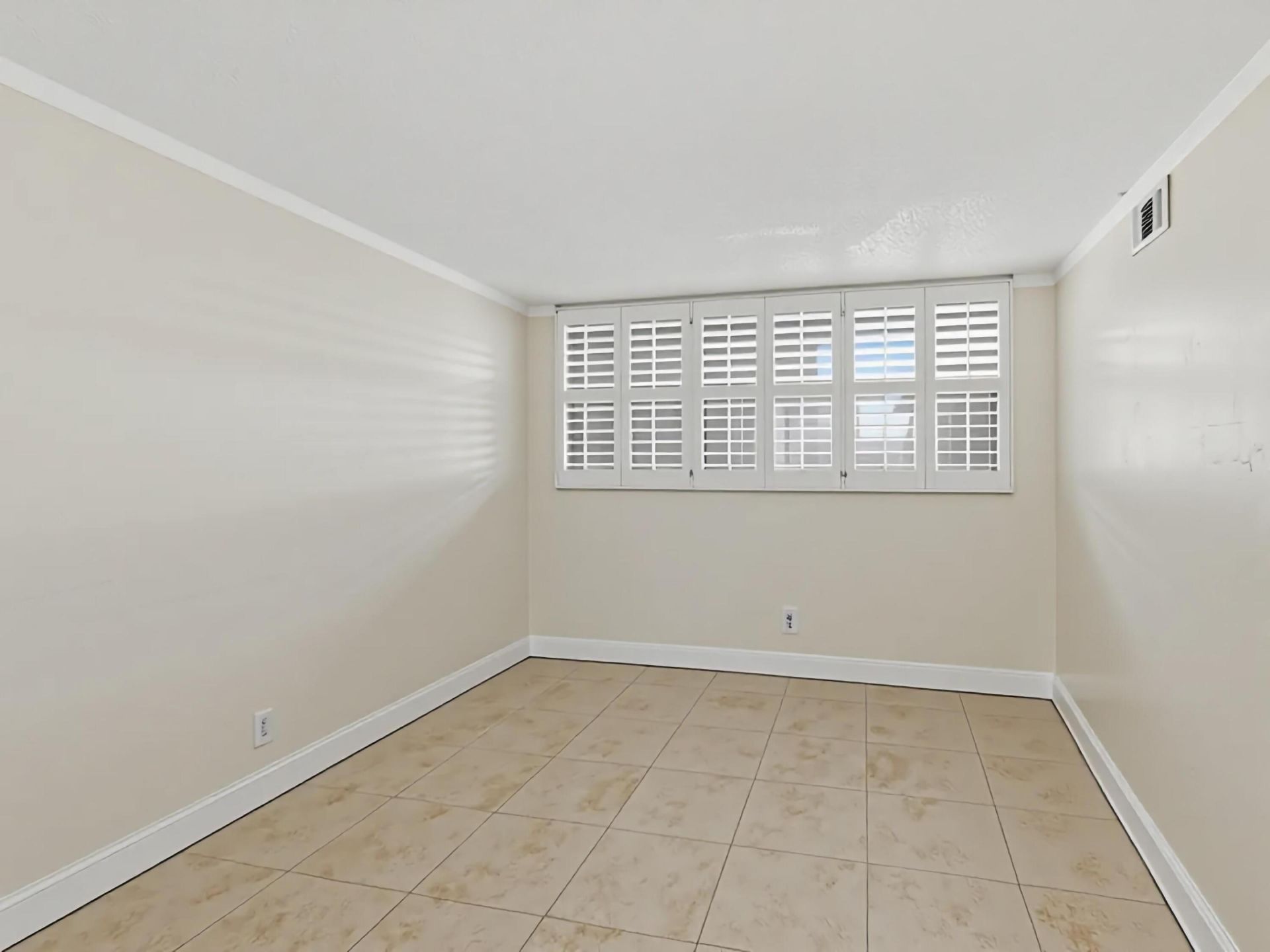 911 Gardenia Drive E, Unit 150, Delray Beach, FL 33483 Photo