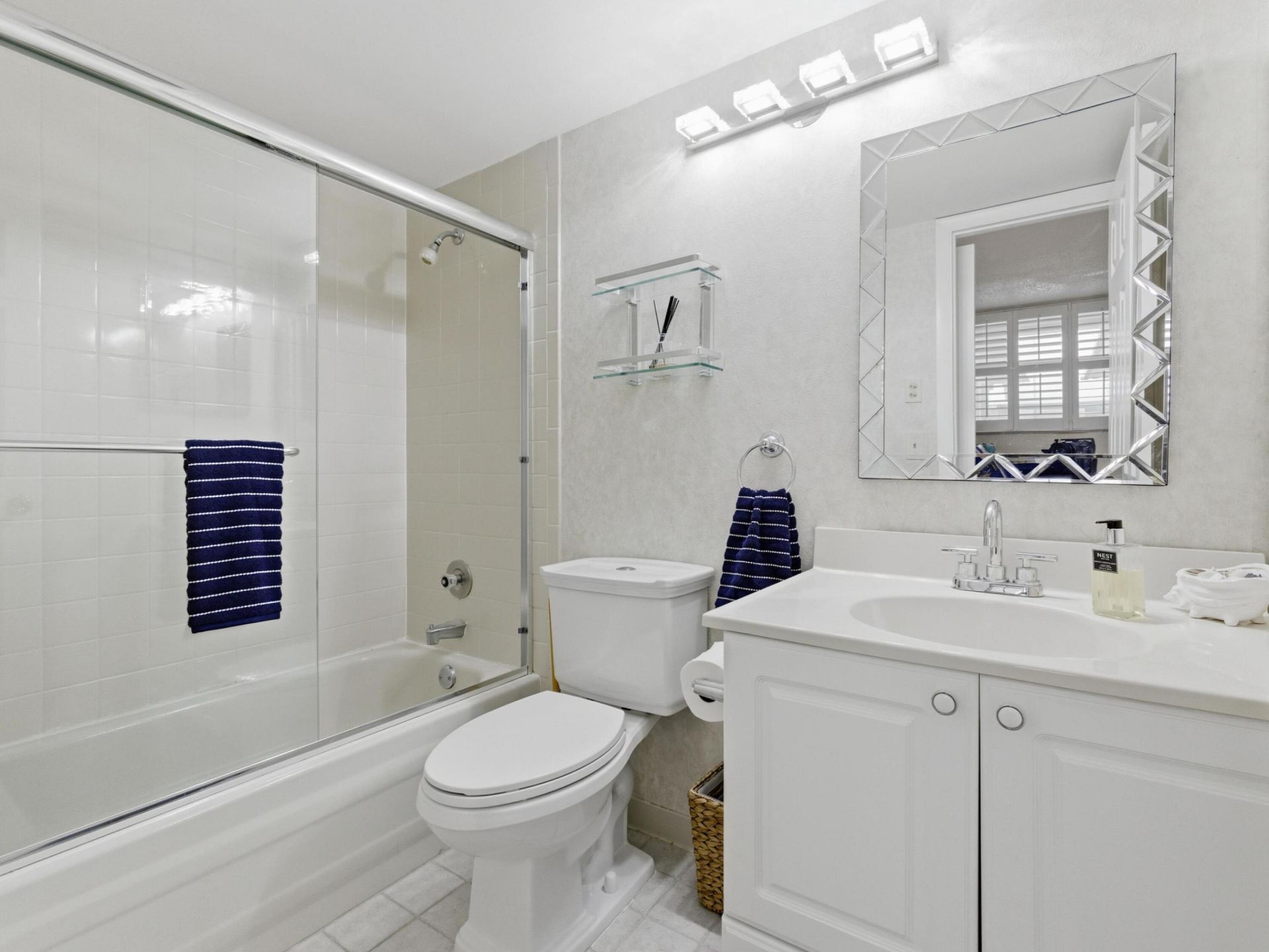 911 Gardenia Drive E, Unit 150, Delray Beach, FL 33483 Photo