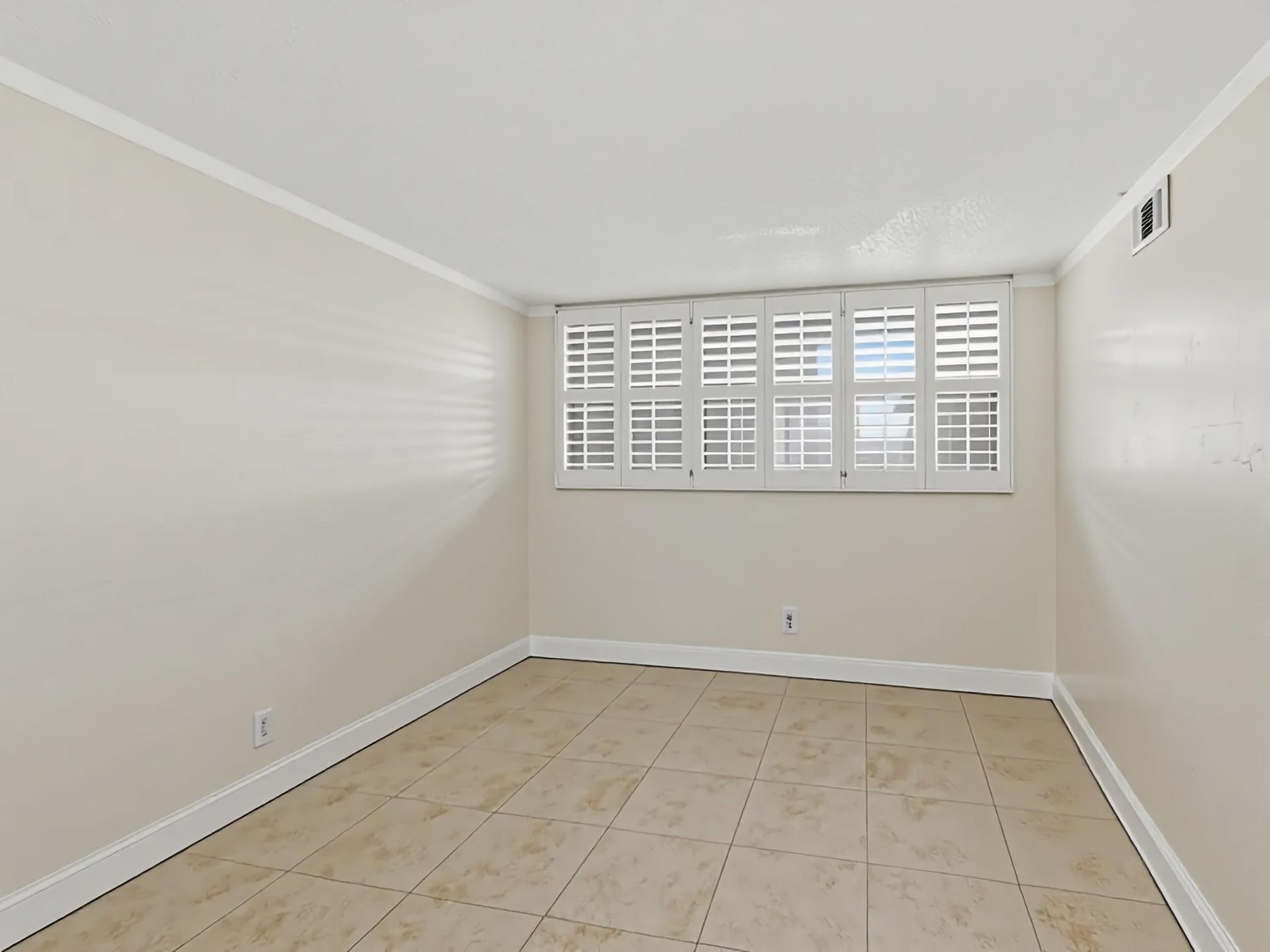 911 Gardenia Drive E, Unit 150, Delray Beach, FL 33483 Photo