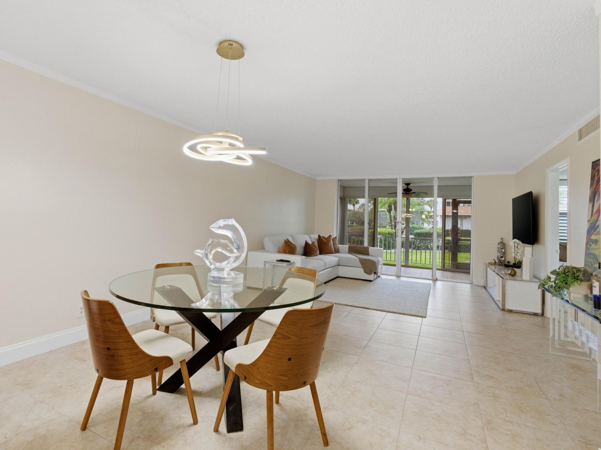 911 Gardenia Drive E, Unit 150, Delray Beach, FL 33483 Photo