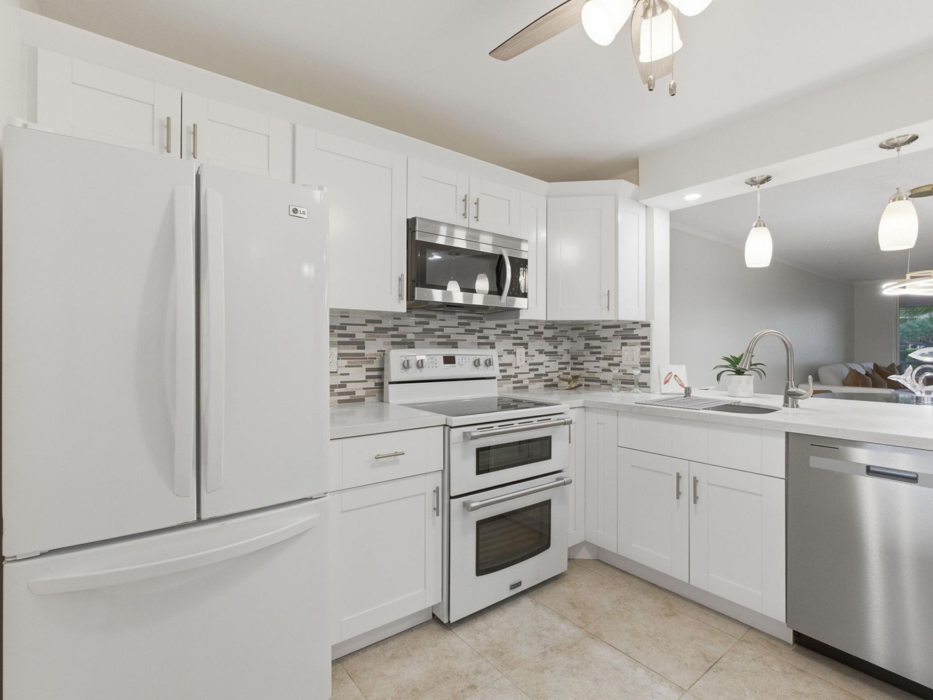 911 Gardenia Drive E, Unit 150, Delray Beach, FL 33483 Photo