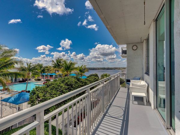 300 S Australian Avenue, Unit 818, West Palm Beach, FL 33401