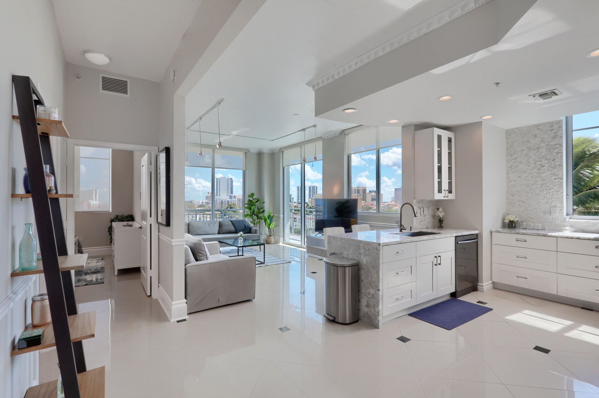 300 S Australian Avenue, Unit 818, West Palm Beach, FL 33401 Photo