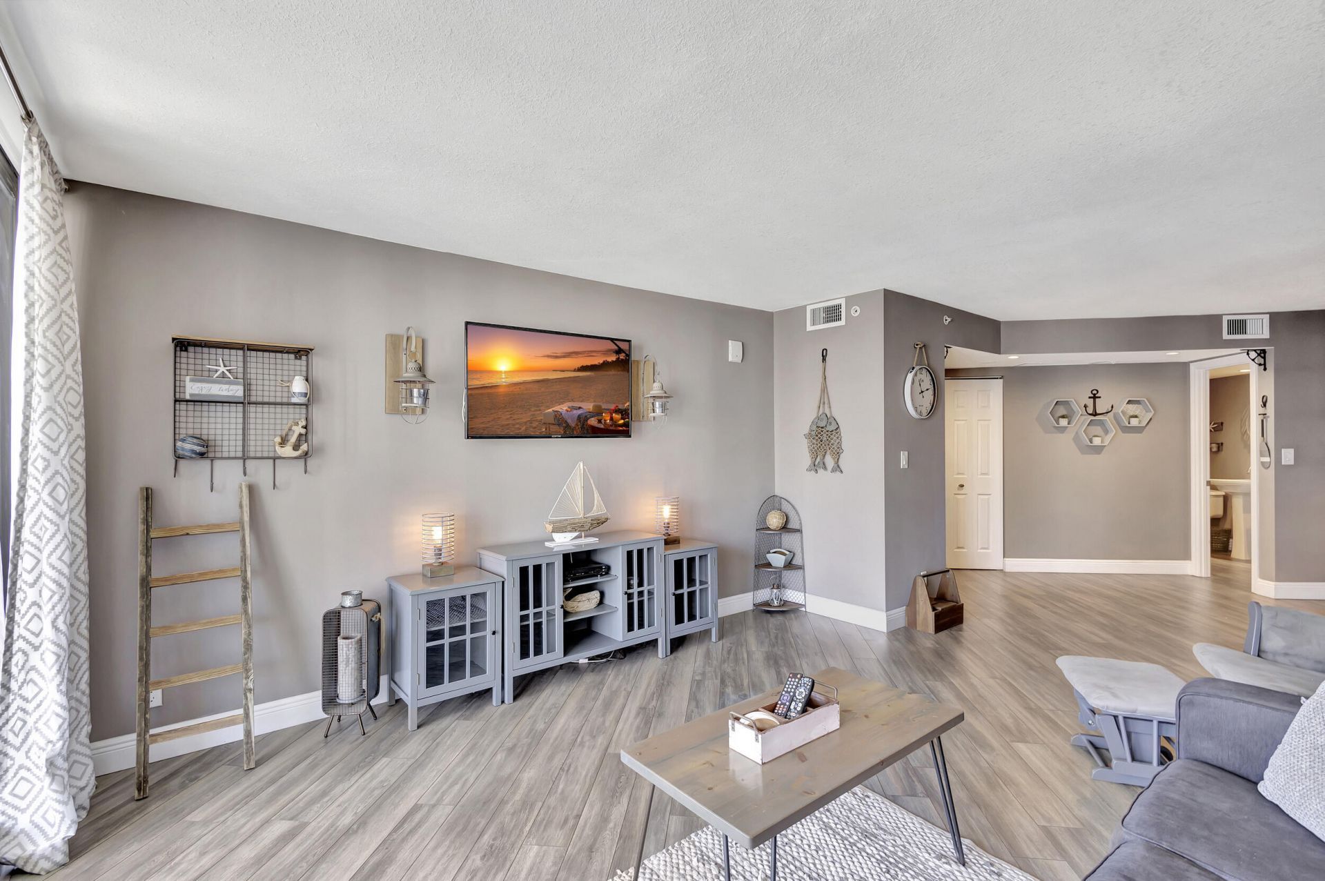 3000 N Ocean Drive, Unit Unit17-B, Singer Island, FL 33404 Photo