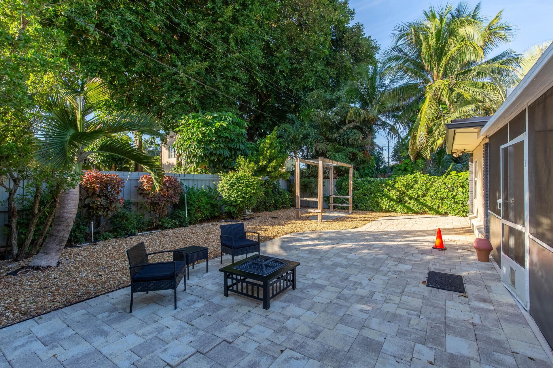 327 Dartmouth Drive, Lake Worth Beach, FL 33460 Photo