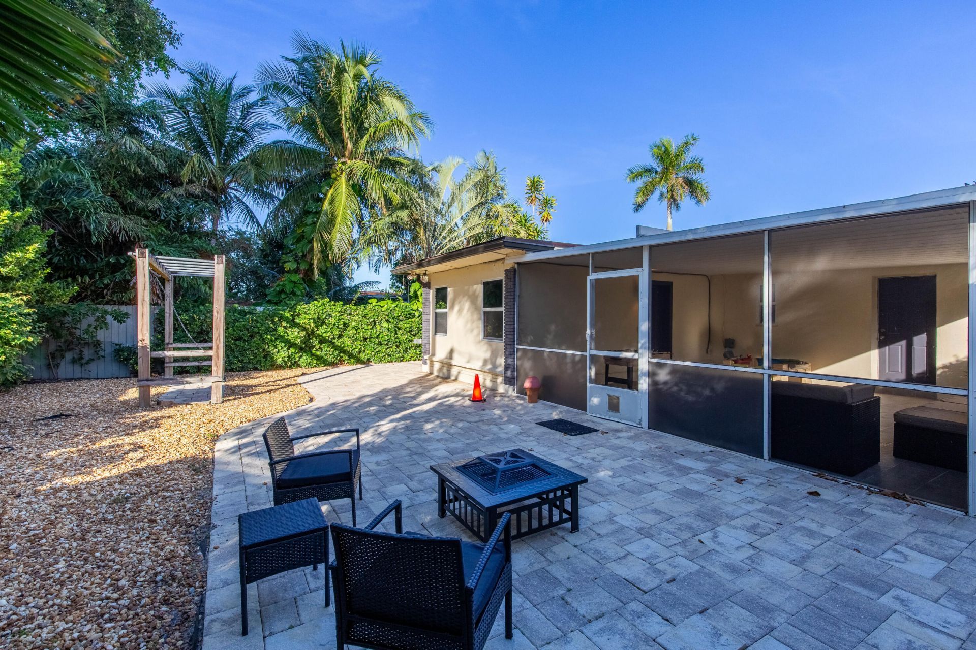 327 Dartmouth Drive, Lake Worth Beach, FL 33460 Photo