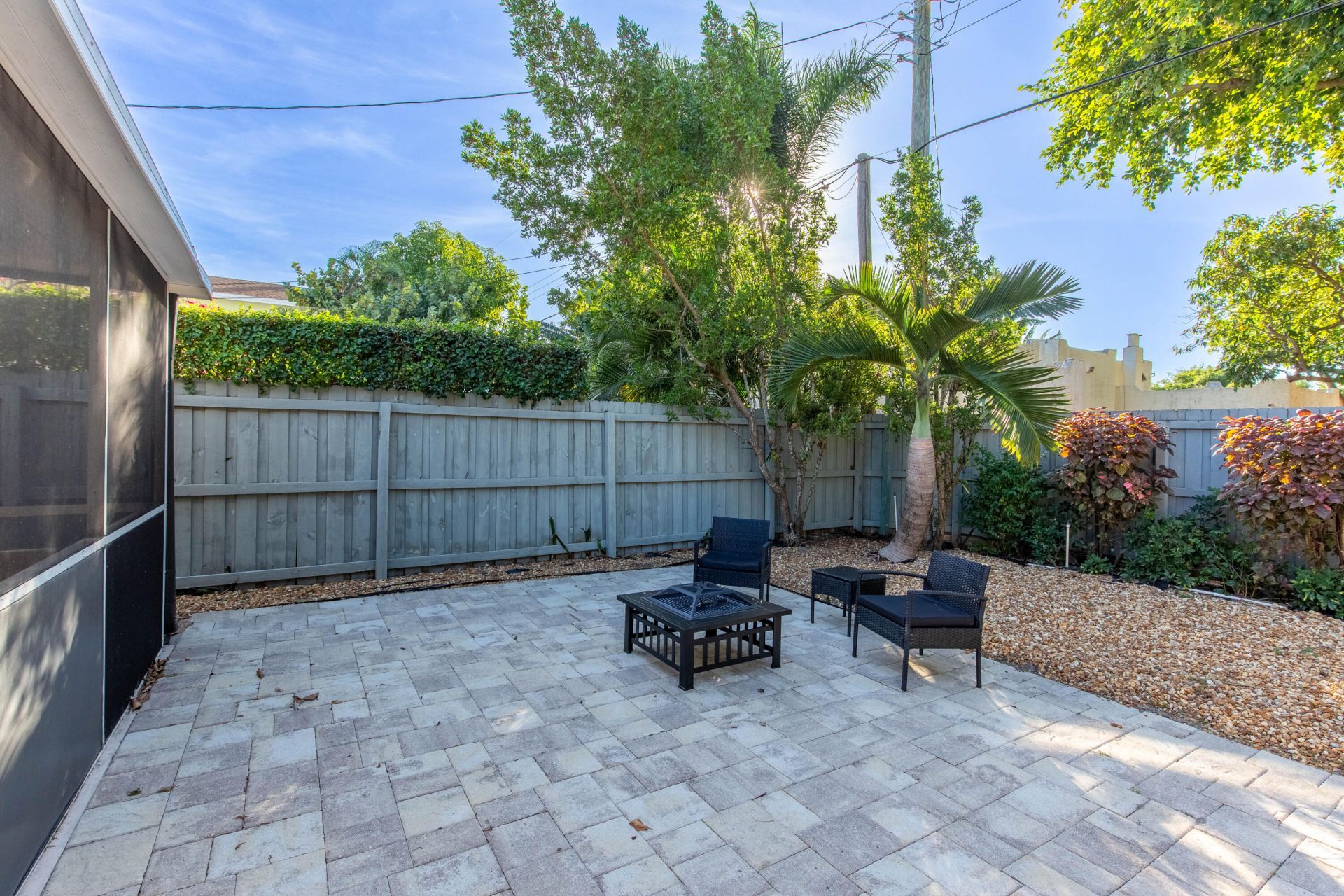 327 Dartmouth Drive, Lake Worth Beach, FL 33460 Photo