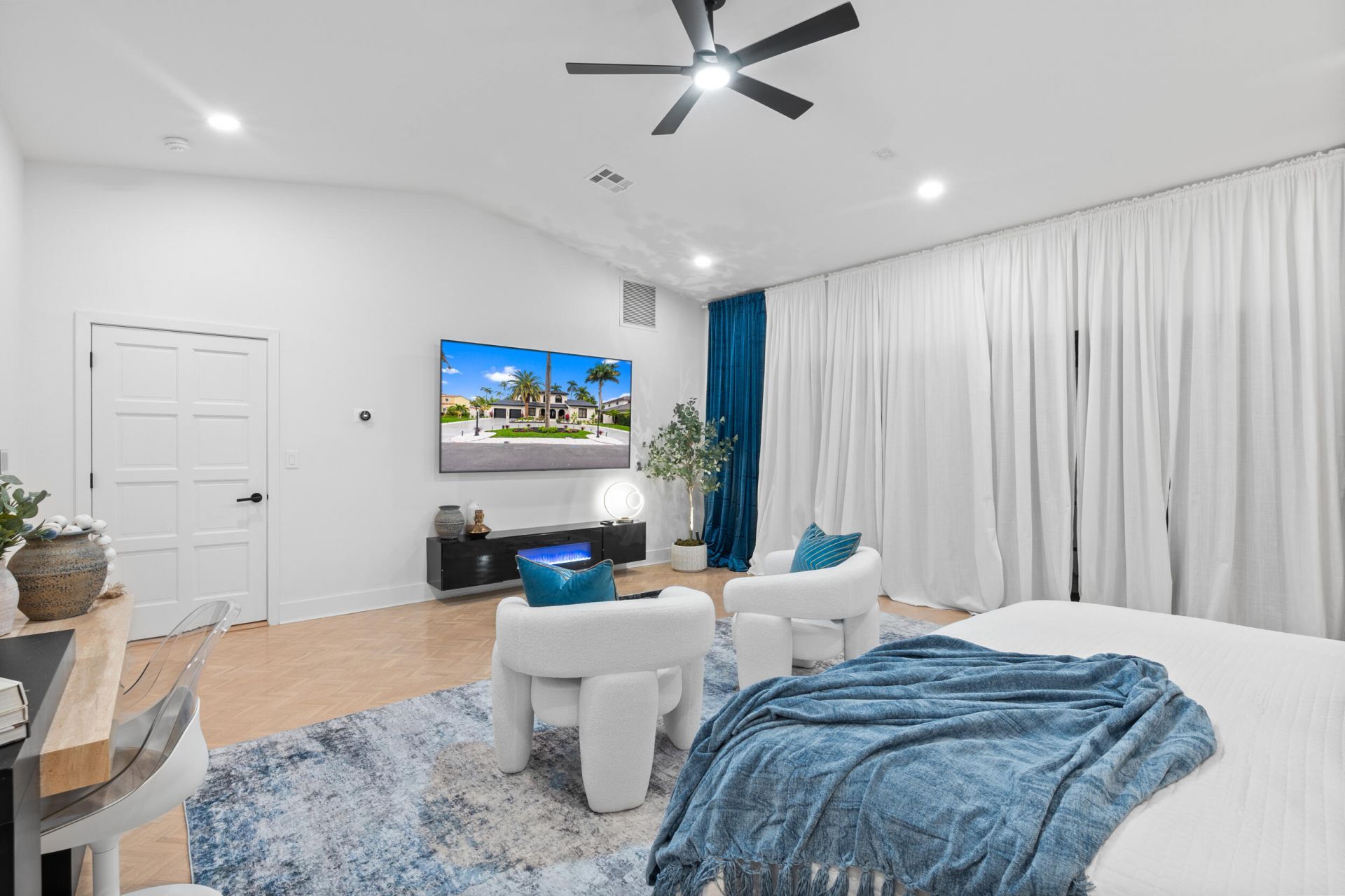 516 Royal Plaza Drive, Fort Lauderdale, FL 33301 Photo