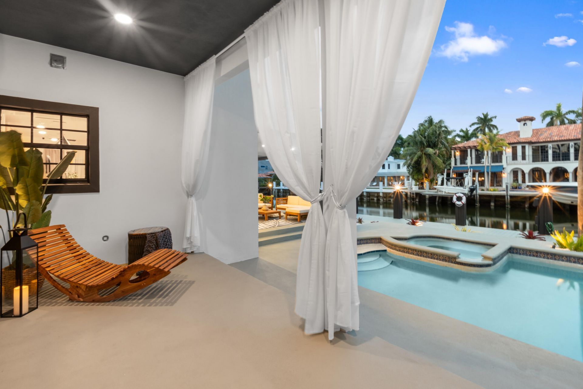 516 Royal Plaza Drive, Fort Lauderdale, FL 33301 Photo