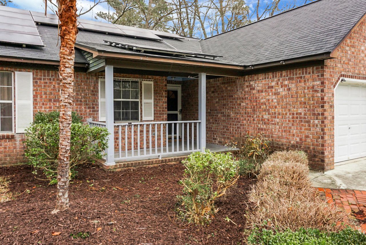 235 Knightsbridge Drive Photo 10