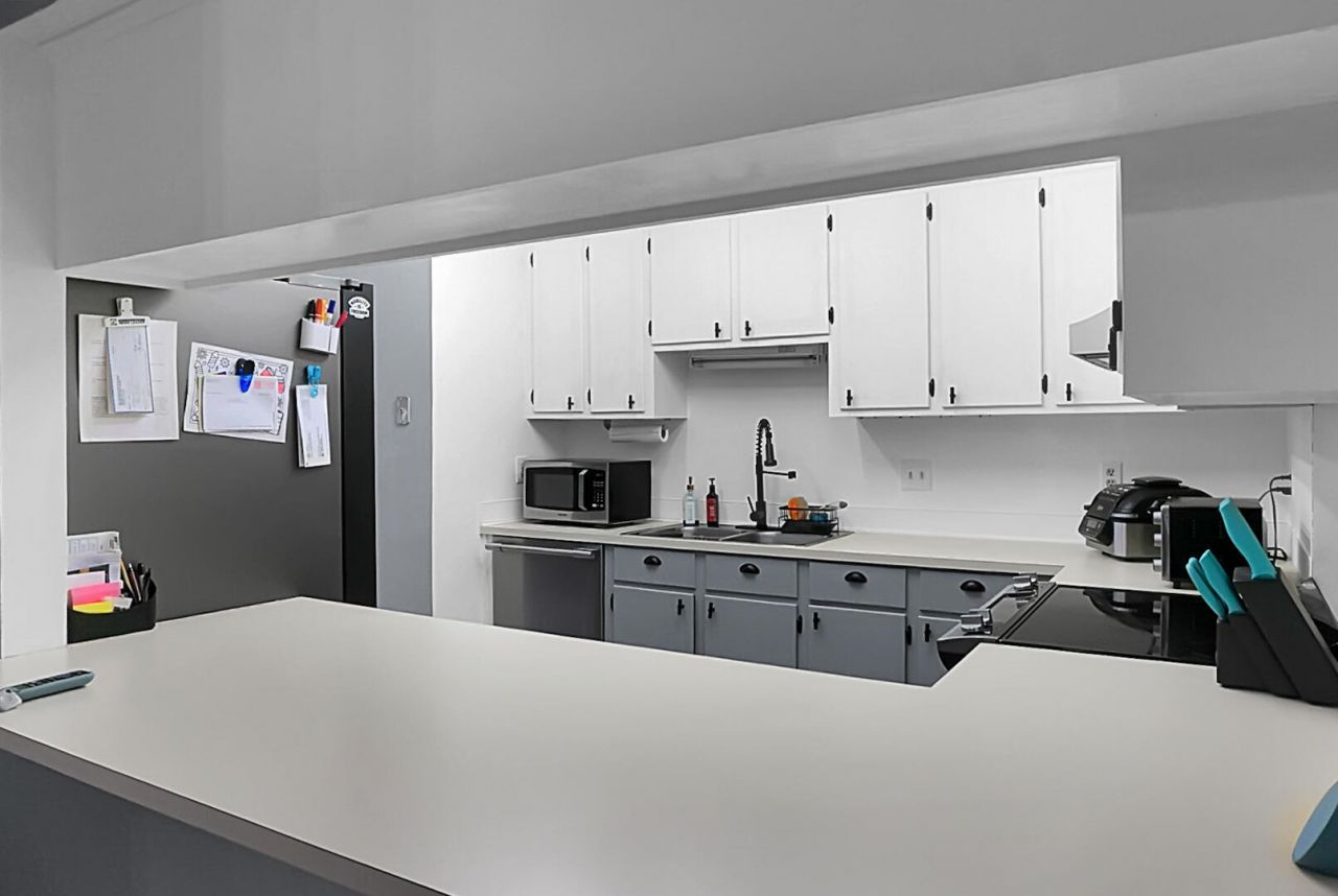 235 Knightsbridge Drive Photo 22