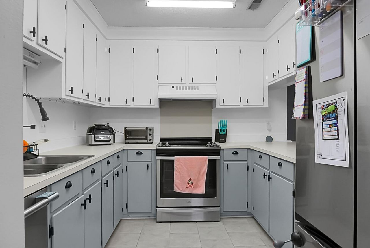 235 Knightsbridge Drive Photo 23