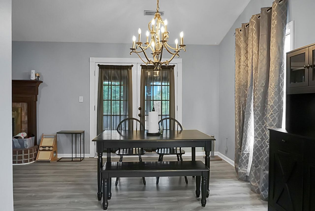 235 Knightsbridge Drive Photo 28