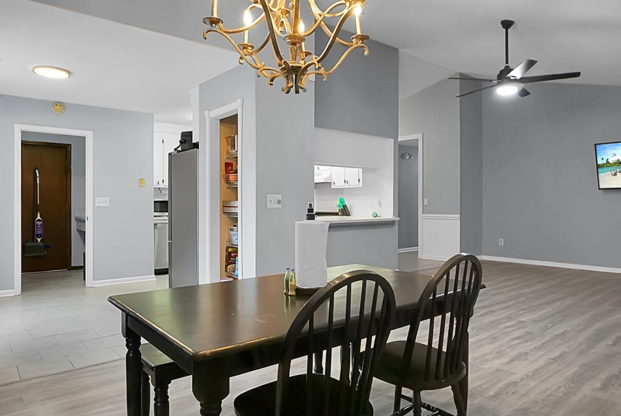 235 Knightsbridge Drive Photo 29