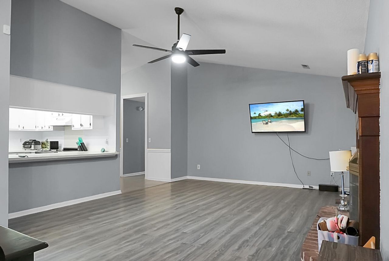 235 Knightsbridge Drive Photo 30