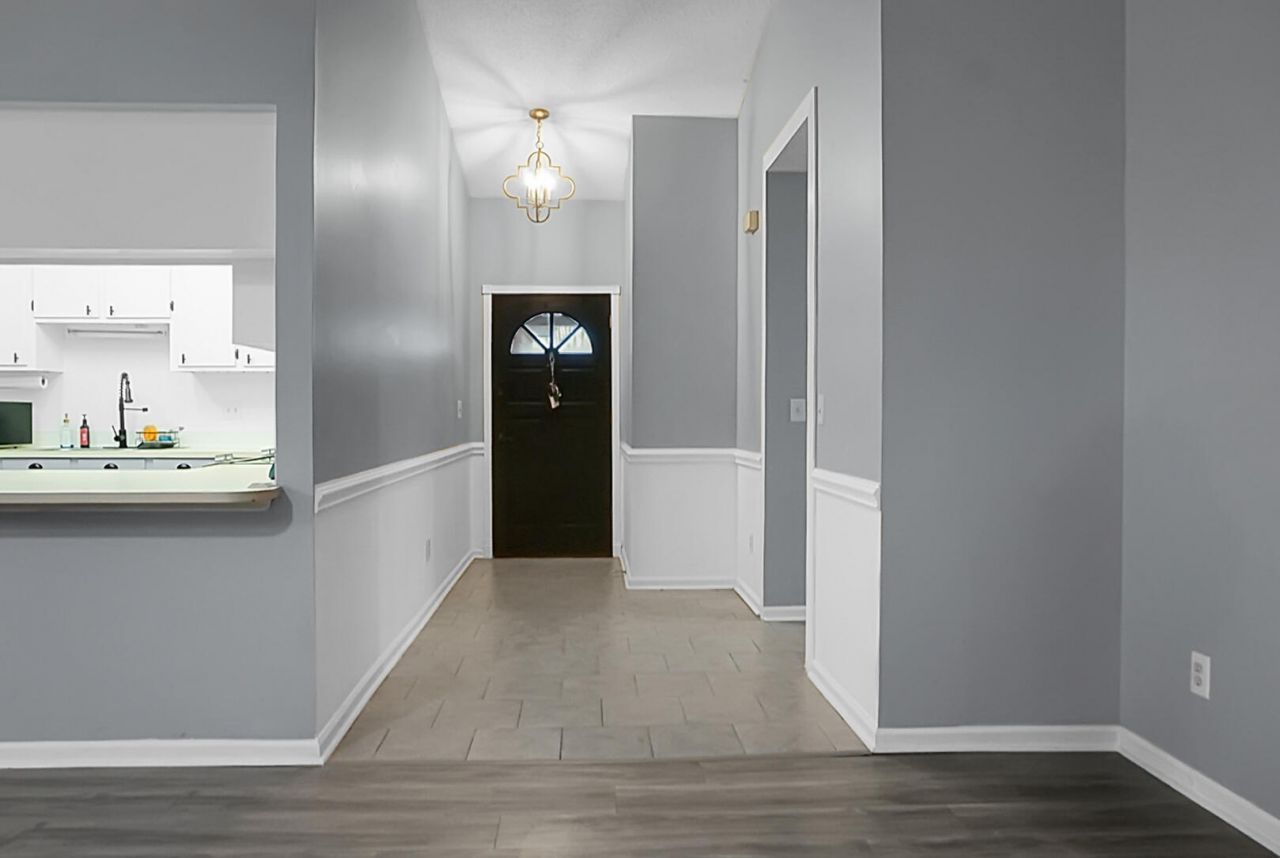 235 Knightsbridge Drive Photo 31