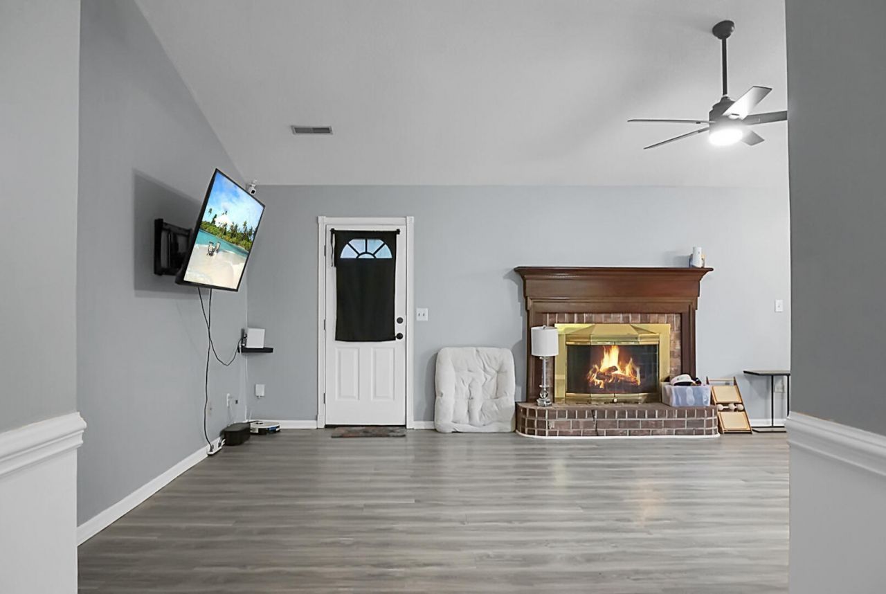 235 Knightsbridge Drive Photo 33