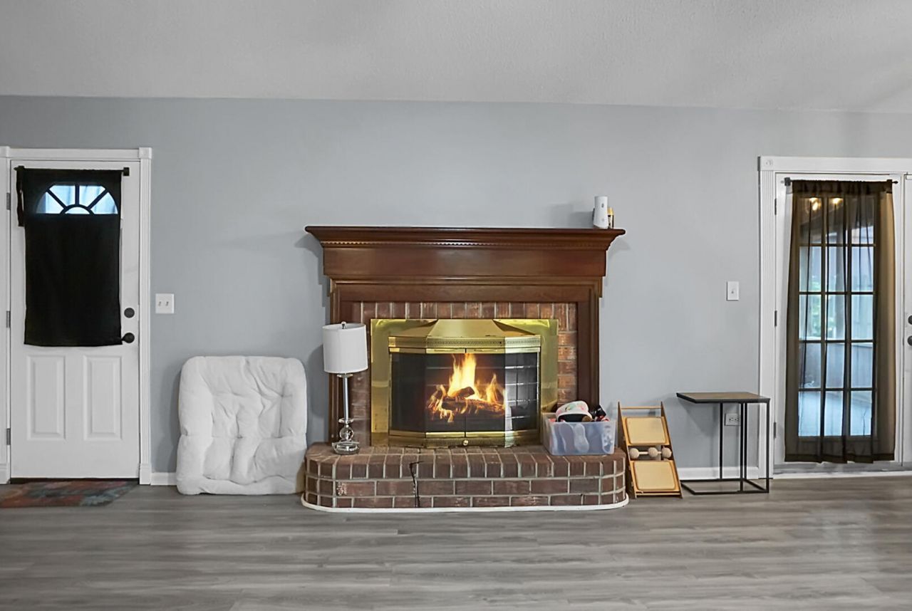 235 Knightsbridge Drive Photo 35