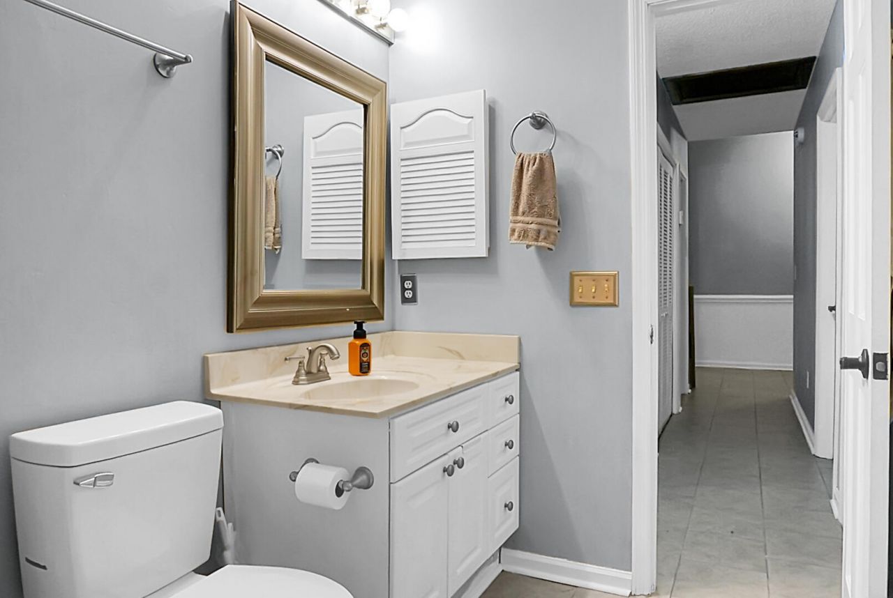 235 Knightsbridge Drive Photo 39