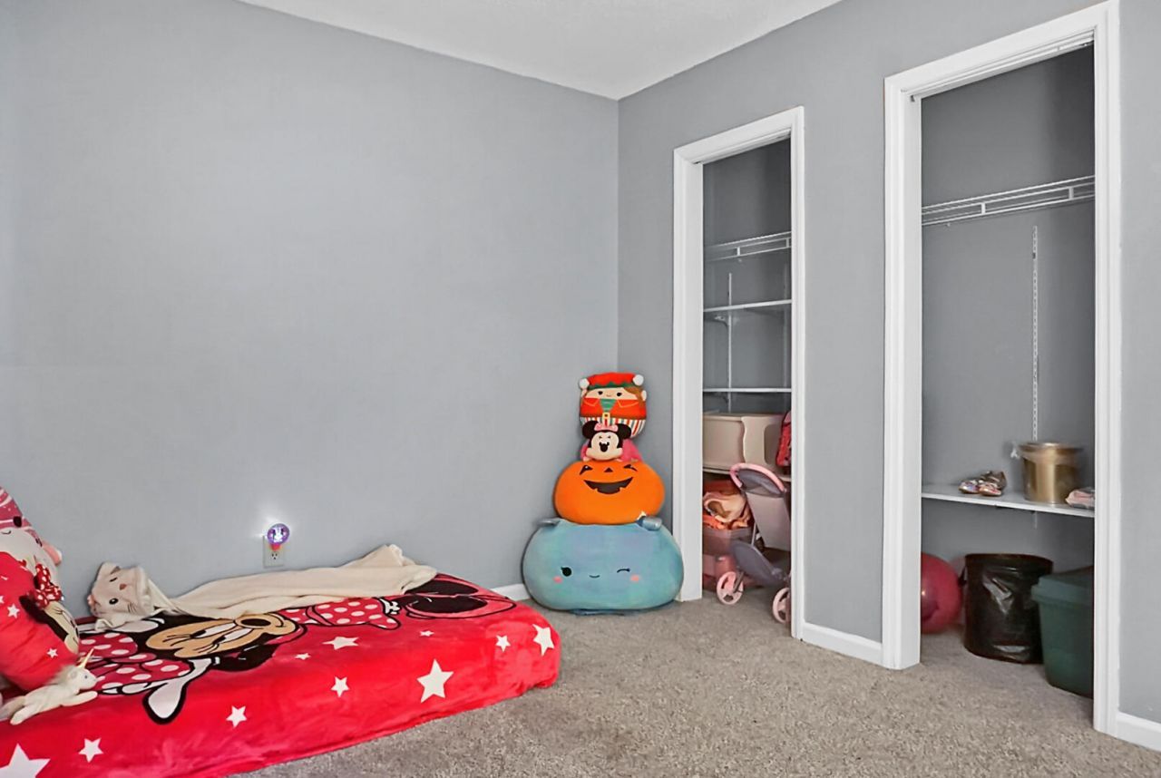 235 Knightsbridge Drive Photo 47