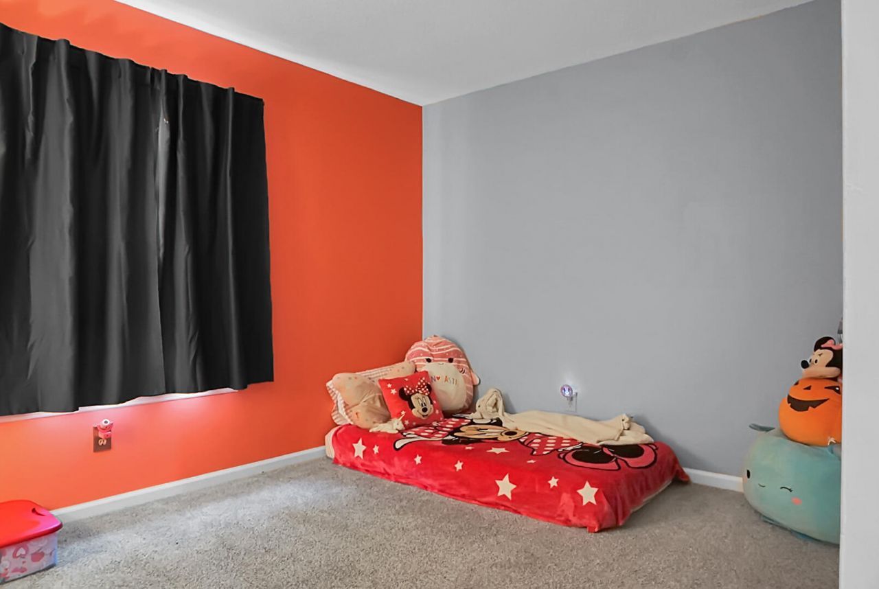 235 Knightsbridge Drive Photo 48