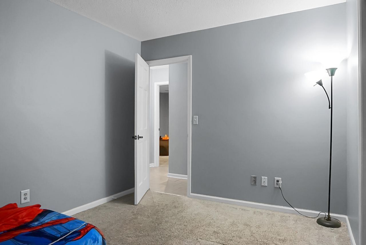 235 Knightsbridge Drive Photo 51