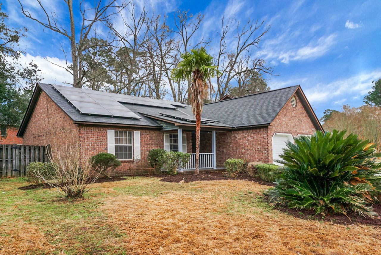 235 Knightsbridge Drive Photo 8